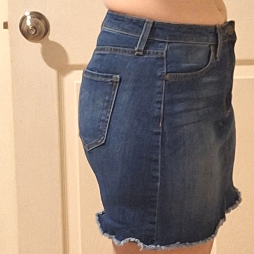 JUST BLACK | Denim, Mini Skirt w/ Frayed Hem - Picture 4 of 16